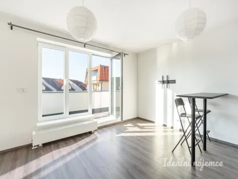 Pronájem bytu 1+kk, Přezletice, Pod Zahrady, 36 m2