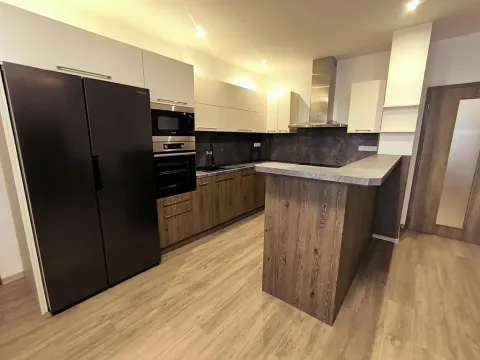 Pronájem bytu 3+kk, Hradec Králové, Vocelova, 93 m2