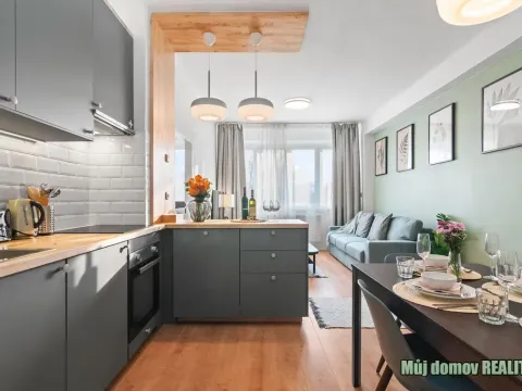 Pronájem bytu 2+kk, Praha - Vysočany, Kolbenova, 60 m2