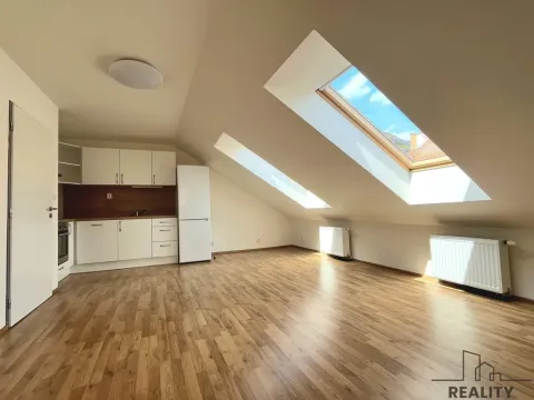 Pronájem bytu 2+kk, Brno, Vlhká, 2976 m2