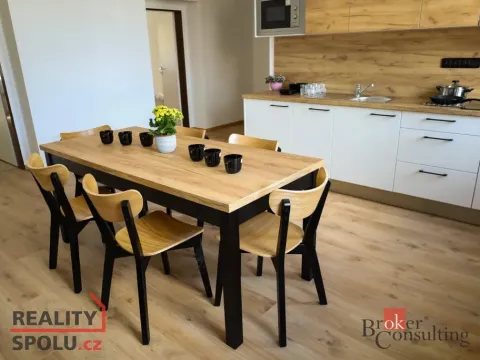 Pronájem pokoje, Hradec Králové - Pražské Předměstí, Habrmanova, 50 m2