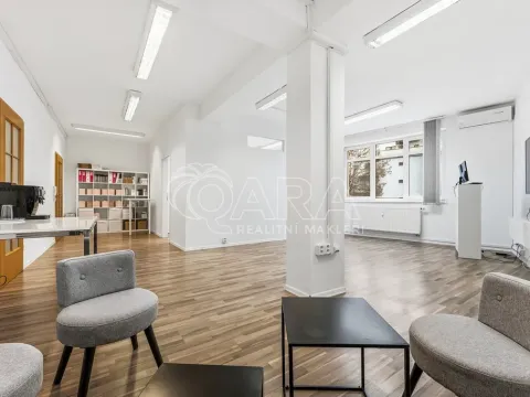 Pronájem kanceláře, Praha - Kobylisy, Nad Šutkou, 58 m2