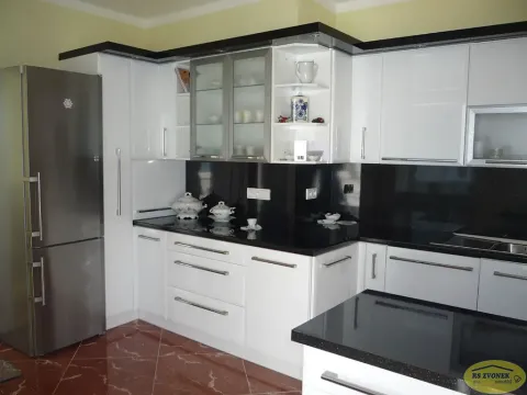 Pronájem bytu 4+1, Kroměříž, Husovo náměstí, 142 m2