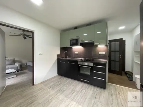 Pronájem bytu 1+1, Karlovy Vary, Východní, 35 m2