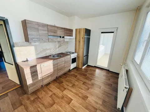 Pronájem bytu 3+1, Cvikov - Cvikov II, Sídliště, 72 m2