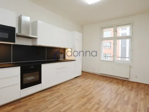 Pronájem bytu 2+1, Praha, Blanická, 77 m2