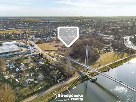 Prodej podílu komerčního pozemku, Čelákovice, 13487 m2