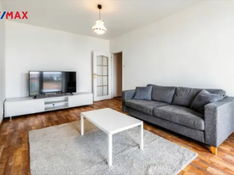 Pronájem bytu 3+1, Praha - Kobylisy, Famfulíkova, 67 m2
