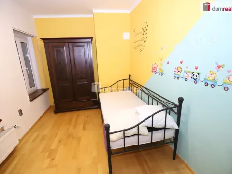 Prodej bytu 3+1, Cheb, Hradební, 52 m2