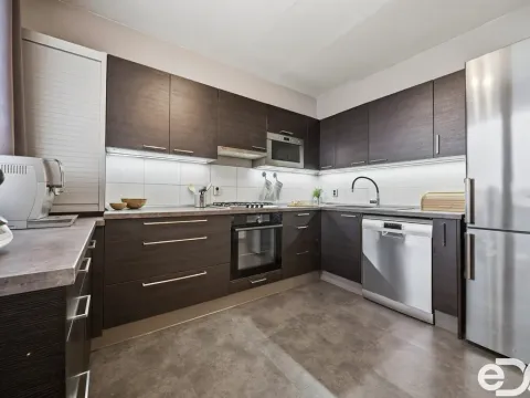 Prodej bytu 3+1, Hradec Králové, třída Edvarda Beneše, 84 m2