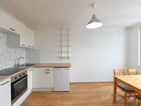 Pronájem bytu 2+kk, Praha - Letňany, Třinecká, 39 m2
