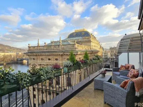 Pronájem bytu 2+kk, Praha, Masarykovo nábřeží, 51 m2