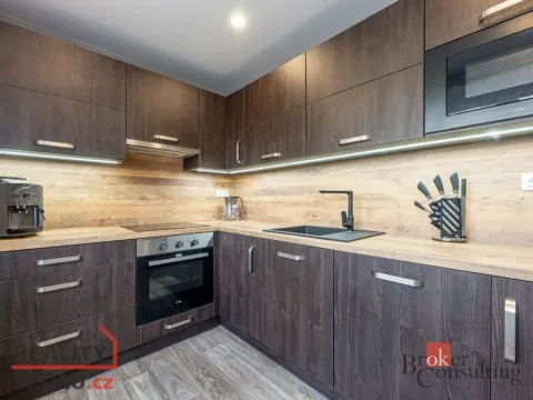 Prodej bytu 3+1, Zbůch, Náměstí, 79 m2