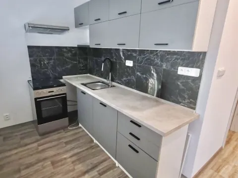 Pronájem bytu 3+1, Cheb, Stavbařů, 84 m2