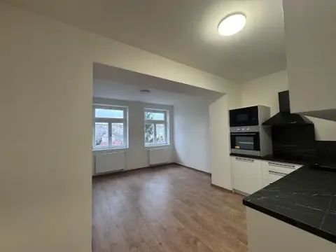 Pronájem bytu 1+kk, Praha - Střešovice, Na Petynce, 39 m2