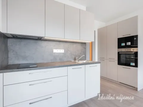 Pronájem bytu 1+kk, Praha, Poděbradská, 32 m2