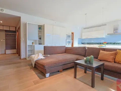 Prodej bytu 4+kk, Praha - Uhříněves, V bytovkách, 118 m2