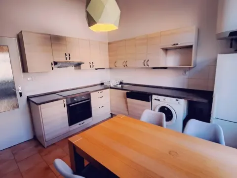 Pronájem bytu 2+1, Praha - Vinohrady, Sarajevská, 70 m2