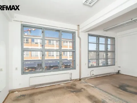 Pronájem obchodního prostoru, Zlín, třída Tomáše Bati, 25 m2