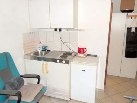 Pronájem kanceláře, Praha - Vinohrady, Lužická, 18 m2