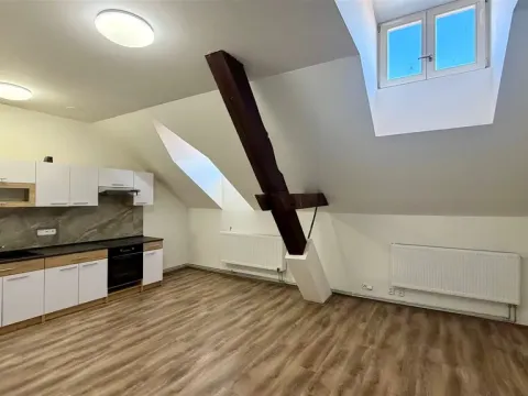 Pronájem bytu 3+kk, Cheb, Židovská, 75 m2