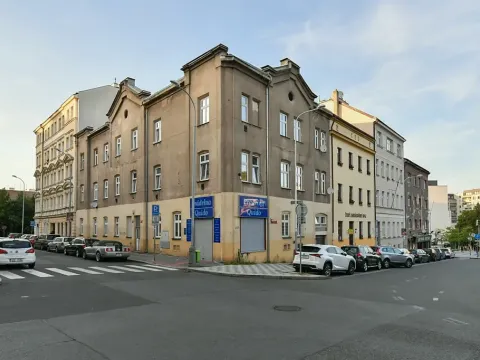 Pronájem garážového stání, Praha - Žižkov, Lupáčova, 18 m2