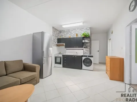 Pronájem bytu 2+kk, Pardubice - Polabiny, Lonkova, 46 m2