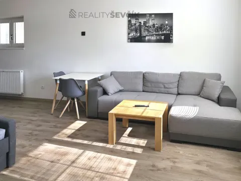 Pronájem bytu 2+kk, České Budějovice - České Budějovice 6, Novohradská, 52 m2