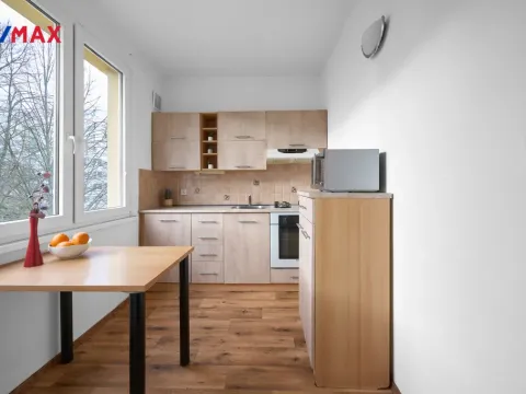 Prodej bytu 1+1, Trutnov - Horní Staré Město, Rozmarýnová, 32 m2