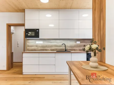 Pronájem bytu 2+kk, Pardubice - Pardubičky, Nová Tesla, 48 m2