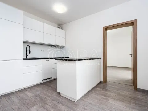 Prodej bytu 2+kk, Praha - Hlubočepy, Ke Smíchovu, 47 m2