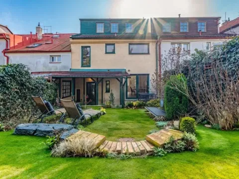Pronájem rodinného domu, Praha - Kobylisy, Sedlecká, 200 m2