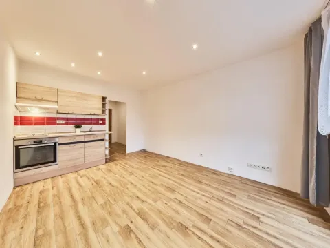 Prodej bytu 1+kk, Trutnov - Kryblice, Maxima Gorkého, 26 m2