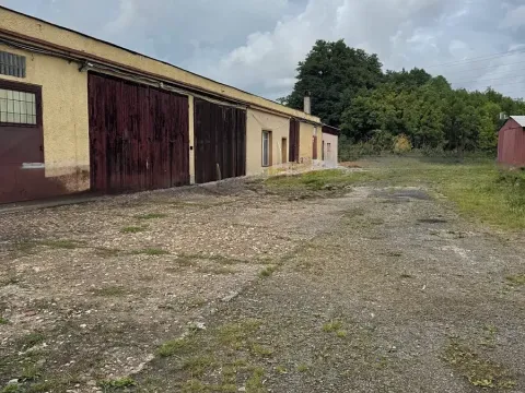Pronájem garáže, Ostrov, 374 m2