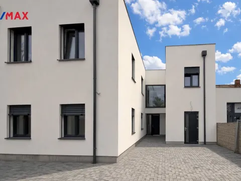 Pronájem bytu 1+kk, Hradec Králové - Pražské Předměstí, Blažíčkovo náměstí, 19 m2