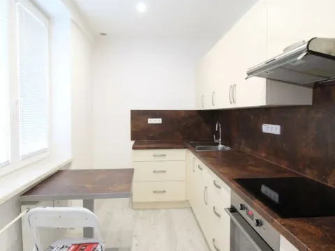 Pronájem bytu 2+1, Plzeň - Východní Předměstí, náměstí Generála Píky, 54 m2