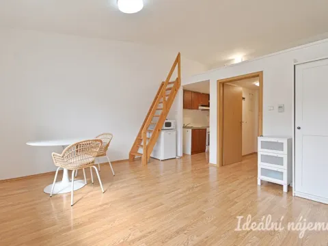 Pronájem bytu 1+kk, Adamov, Osvobození, 30 m2