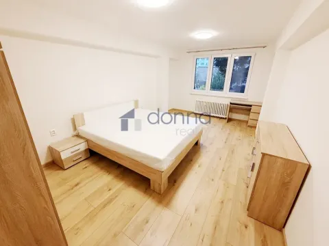 Pronájem bytu 2+1, Praha, Věšínova, 68 m2