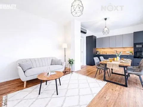 Prodej bytu 3+kk, Brno, Komárovská, 71 m2