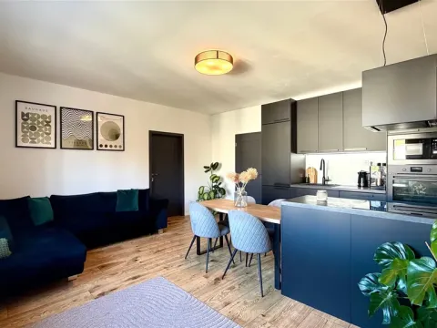 Prodej bytu 3+kk, Cheb, 17. listopadu, 74 m2