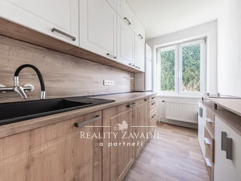 Prodej bytu 3+1, Nespeky, Benešovská, 78 m2