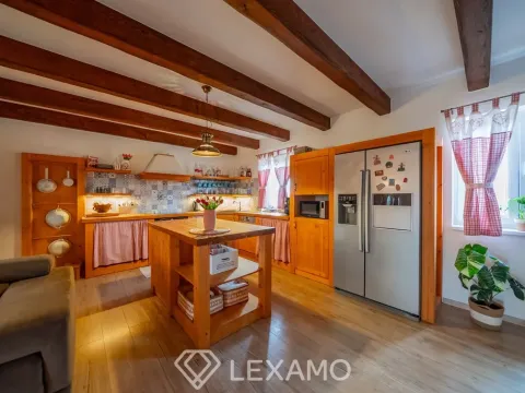 Prodej rodinného domu, Jevišovka, 306 m2