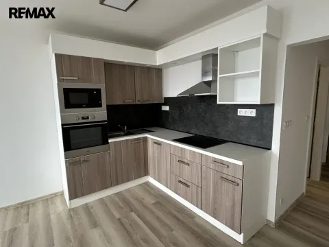 Pronájem bytu 2+kk, Hradec Králové, třída Edvarda Beneše, 48 m2