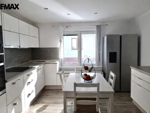 Prodej rodinného domu, Karlovy Vary - Stará Role, Slezská, 179 m2