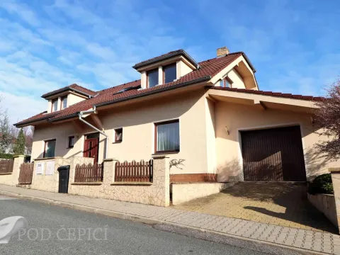 Pronájem bytu 3+1, Zastávka, Čapkova, 95 m2