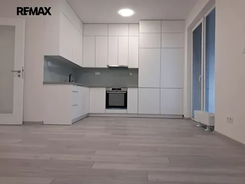 Pronájem bytu 1+kk, Praha - Modřany, Zlochova, 49 m2