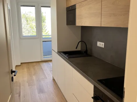 Pronájem bytu 3+1, Zlín, Zarámí, 96 m2