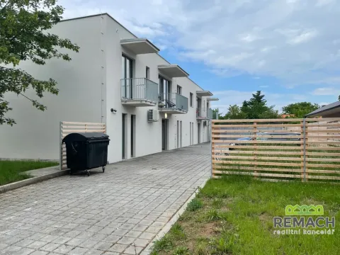 Pronájem bytu 2+kk, Veselí nad Moravou, náměstí 24. dubna, 55 m2