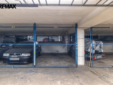 Prodej garážového stání, Praha - Podolí, Milevská, 12 m2