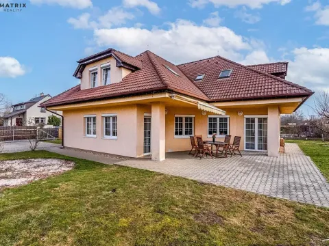 Prodej rodinného domu, Praha - Písnice, V zákopech, 294 m2
